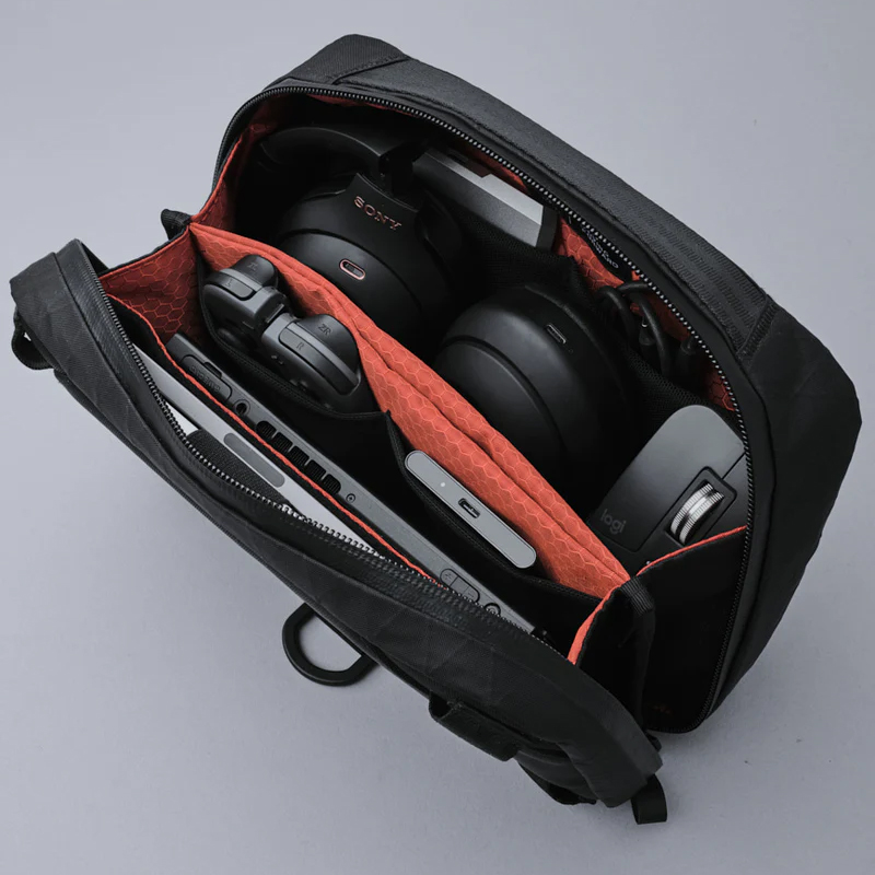 Elements tech case max