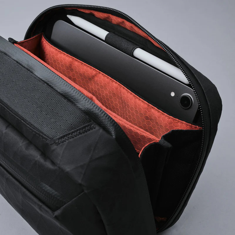 Elements tech case max