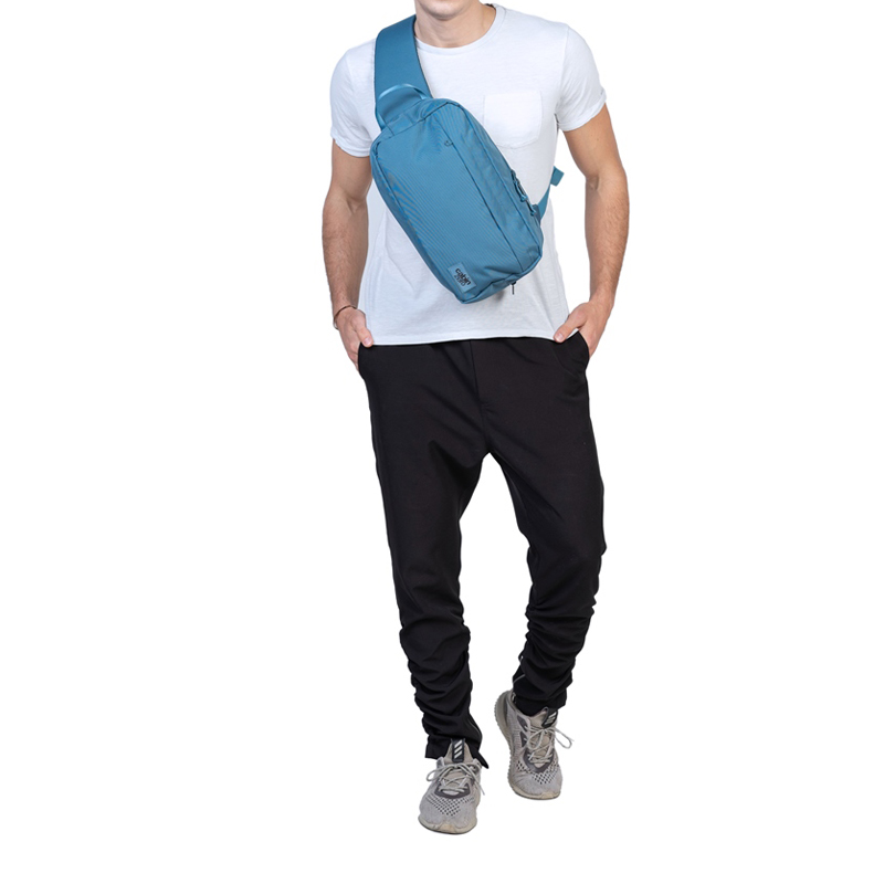 Classic 11L Crossbody