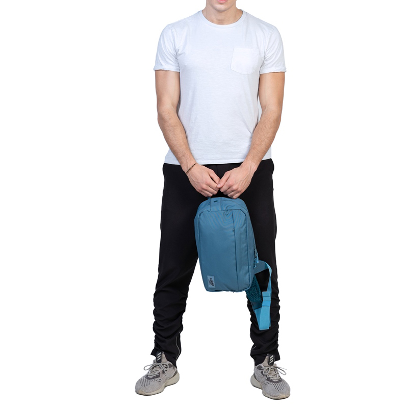 Classic 11L Crossbody