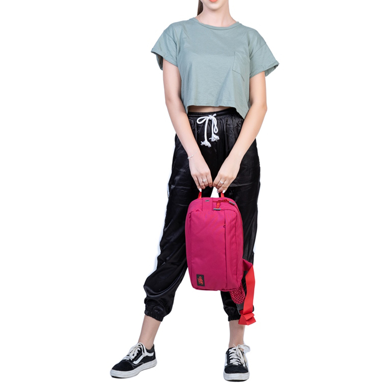 Classic 11L Crossbody