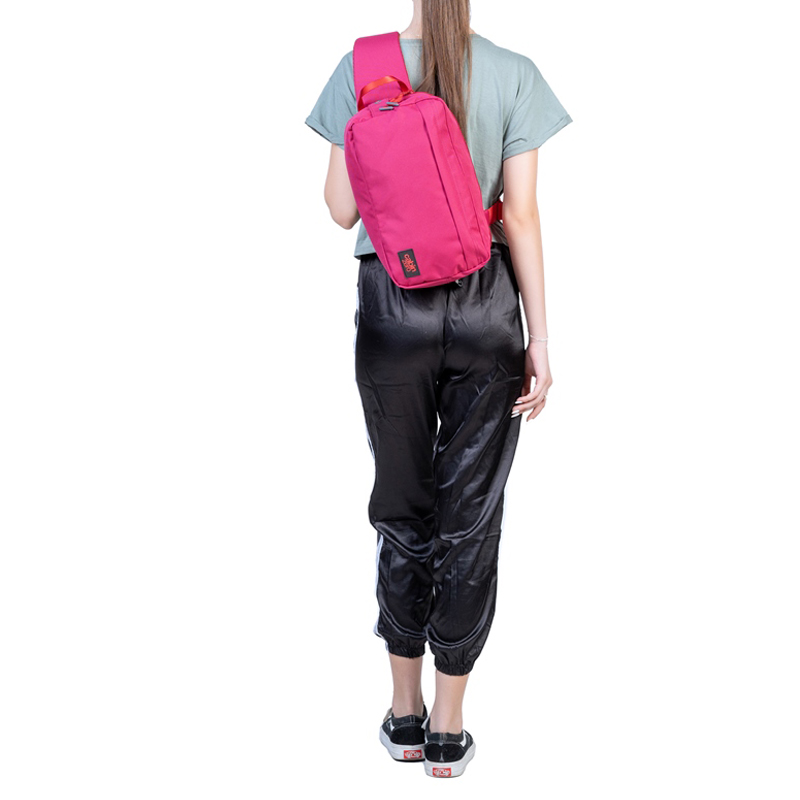 Classic 11L Crossbody